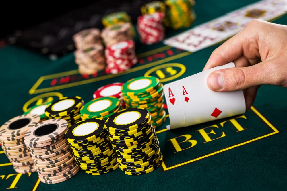 Chi tiết luật đánh bài Poker mà game thủ nên nhớ.